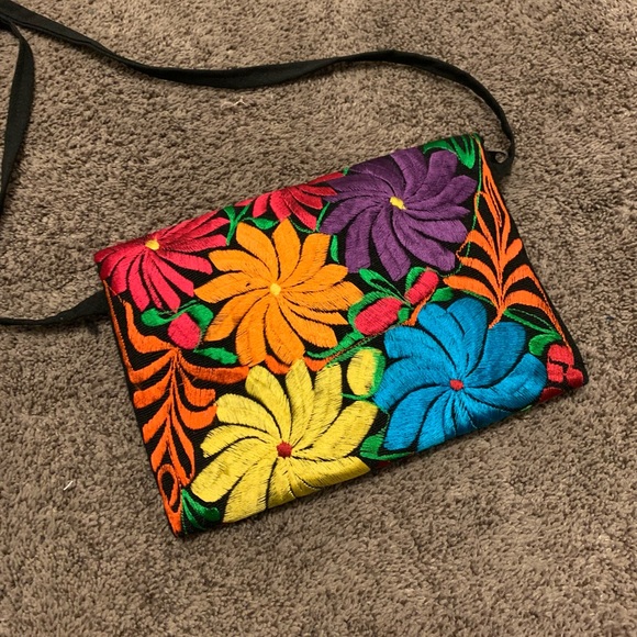 Floral Embroidered Envelope Clutch (From Mexico) - Picture 2 of 4